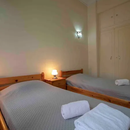Gortsologou 40. Central, Comfy And Spacious