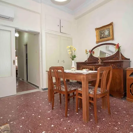 Gortsologou 40. Central, Comfy And Spacious *