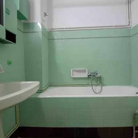 Gortsologou 40. Central, Comfy And Spacious スパルティ
