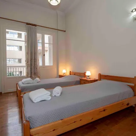 Gortsologou 40. Central, Comfy And Spacious アパート