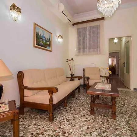 Gortsologou 40. Central, Comfy And Spacious