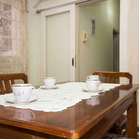 Gortsologou 40. Central, Comfy And Spacious Esparta