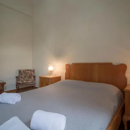 Gortsologou 40. Central, Comfy And Spacious スパルティ